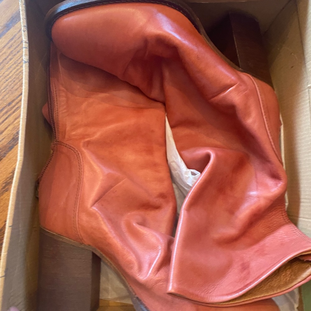Elle block heel boot